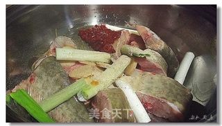 水煮鲶鱼的做法步骤:3