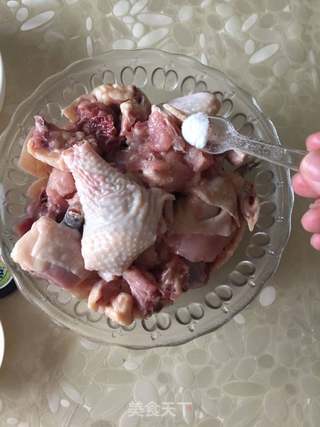 昆布油焖鸡的做法步骤:2