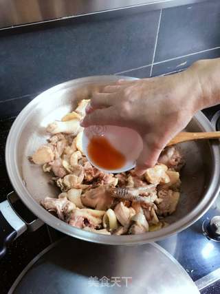昆布油焖鸡的做法步骤:5