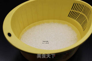 酸酸甜甜,菠萝饭的做法步骤:2