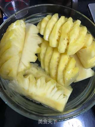 菠萝酱的做法步骤：2