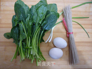 菠菜鸡蛋炖粉条的做法步骤：1