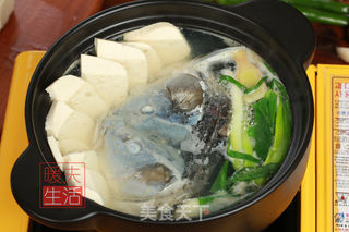 白菜豆腐鱼头汤的做法步骤:3