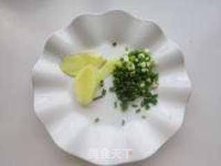 红果家菜谱之酸菜老鸭汤的做法步骤:4