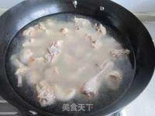 红果家菜谱之酸菜老鸭汤的做法步骤：7