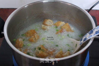 油条香葱粥的做法步骤:7