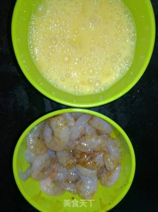 虾仁蛋炒饭的做法步骤:2