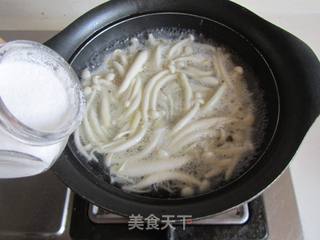 银鱼菌菇鸡蛋汤的做法步骤:7