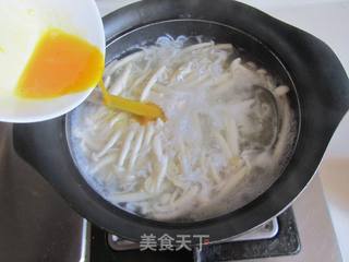 银鱼菌菇鸡蛋汤的做法步骤:8