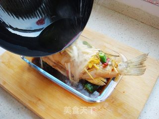 清蒸鲈鱼的做法步骤:8