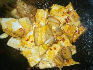 豆干回锅肉的做法步骤:5