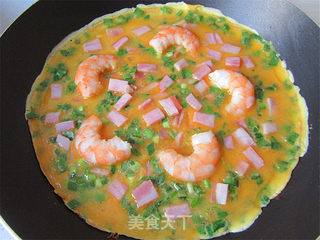 虾仁韭菜厚蛋饼的做法步骤:9