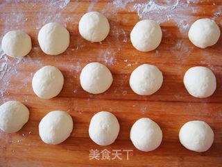 芹菜猪肉包子的做法步骤:11