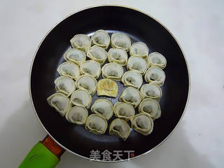 生煎云吞的做法步骤:13