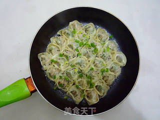 生煎云吞的做法步骤:16