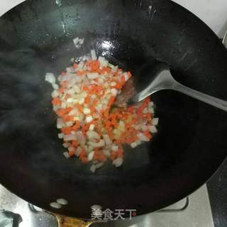 【学生便当】鲜虾菠萝饭的做法步骤：4