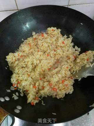 【学生便当】鲜虾菠萝饭的做法步骤：5