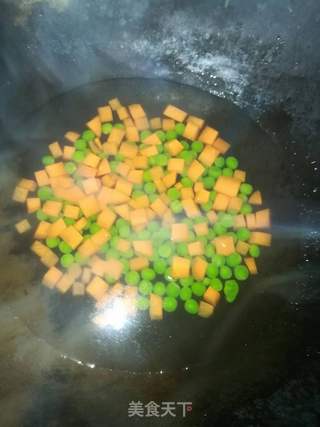 酱油蛋炒饭的做法步骤:2