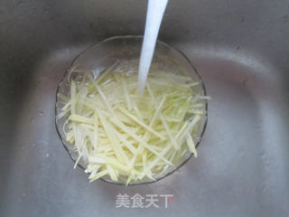 酸辣土豆丝的做法步骤:2