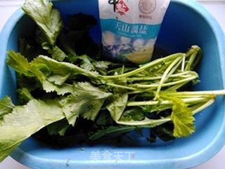 自制雪里红咸菜的做法步骤：1