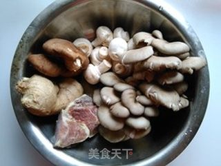 咸肉菌菇汤的做法步骤：1