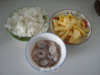 菠萝虾仁饭的做法步骤:3