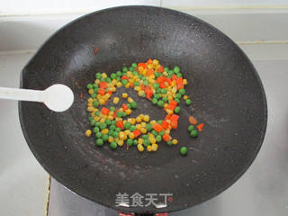 菠萝虾仁饭的做法步骤:6