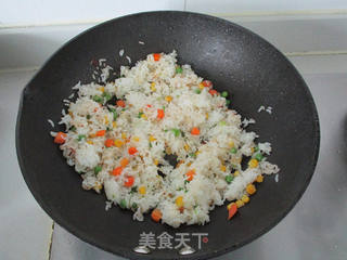 菠萝虾仁饭的做法步骤:7
