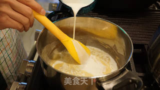 Double-Down芝士海鲜焗饭的做法步骤:6