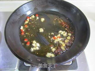 韭菜炒鸭血的做法步骤:3