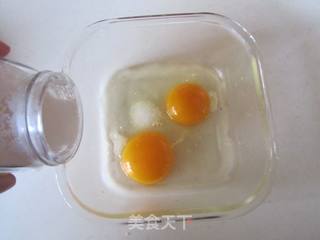 金针菇番茄蛋汤的做法步骤:2