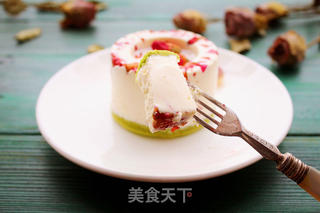 FLUFFT香草棉花糖——玫瑰牛奶慕斯的做法步骤:23