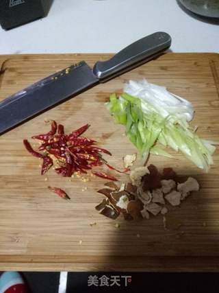 手撕牛肉的做法步骤:4