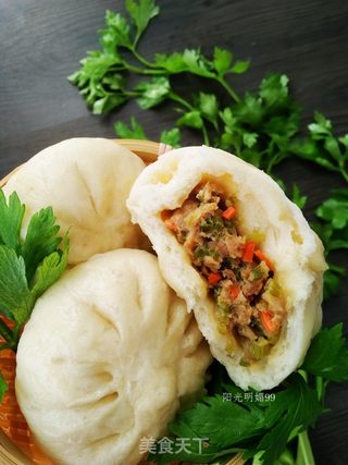 芹菜猪肉包子的做法步骤:16
