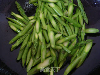 芦笋炒虾仁的做法步骤:6