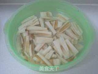 红果家菜谱之茄汁莲藕的做法步骤:2