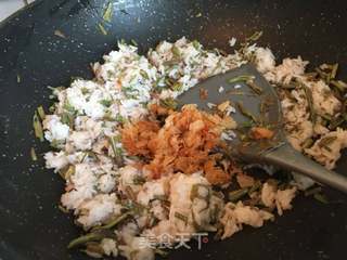 香椿干贝炒饭的做法步骤:11