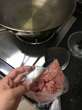木耳莲藕饺子的做法步骤:2