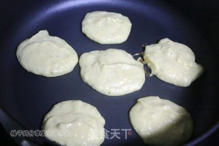 南瓜莲子薏米牛奶饼的做法步骤:6