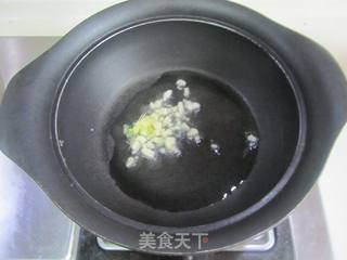 蟹味菇豆腐番茄汤的做法步骤:2