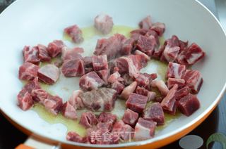 土豆牛肉焖饭的做法步骤:2