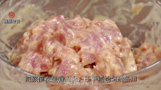 糖醋里脊的做法步骤:2
