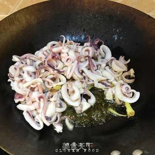 火爆鱿鱼的做法步骤:8