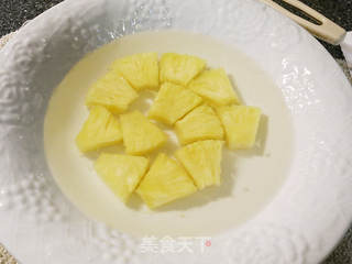 菠萝浇汁鸡排的做法步骤:3