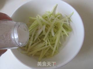土豆丝饼的做法步骤：2