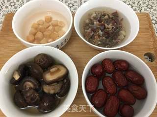 荷叶糯米鸡的做法步骤:4
