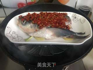 剁椒鱼头的做法步骤:5