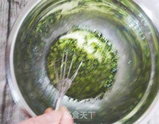 抹茶戚风蛋糕卷的做法步骤:2