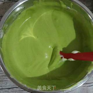 抹茶戚风蛋糕卷的做法步骤:7