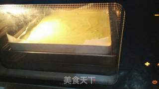 抹茶戚风蛋糕卷的做法步骤:8